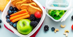 Lee más sobre el artículo 5 Alimentos esenciales para una colación fresca de temporada