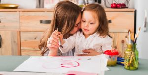 Lee más sobre el artículo 3 manualidades para hacer con tus hijos este Día de la Madre