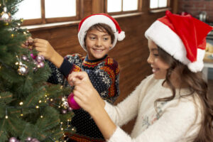 Lee más sobre el artículo La Magia de Crear Juntos: Actividades Navideñas para Compartir con los Niños